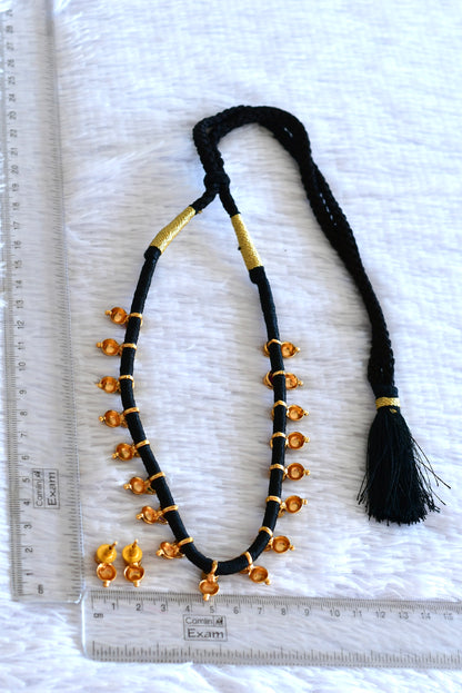 Matte finish kemp-green black silk thread necklace set dj-52406