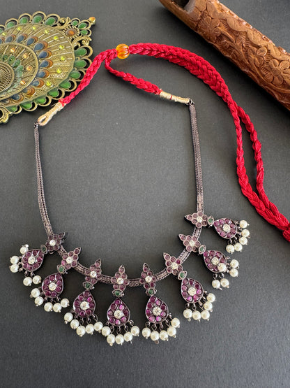 Black finish precious kemp-green pearl flower necklace dj-52282