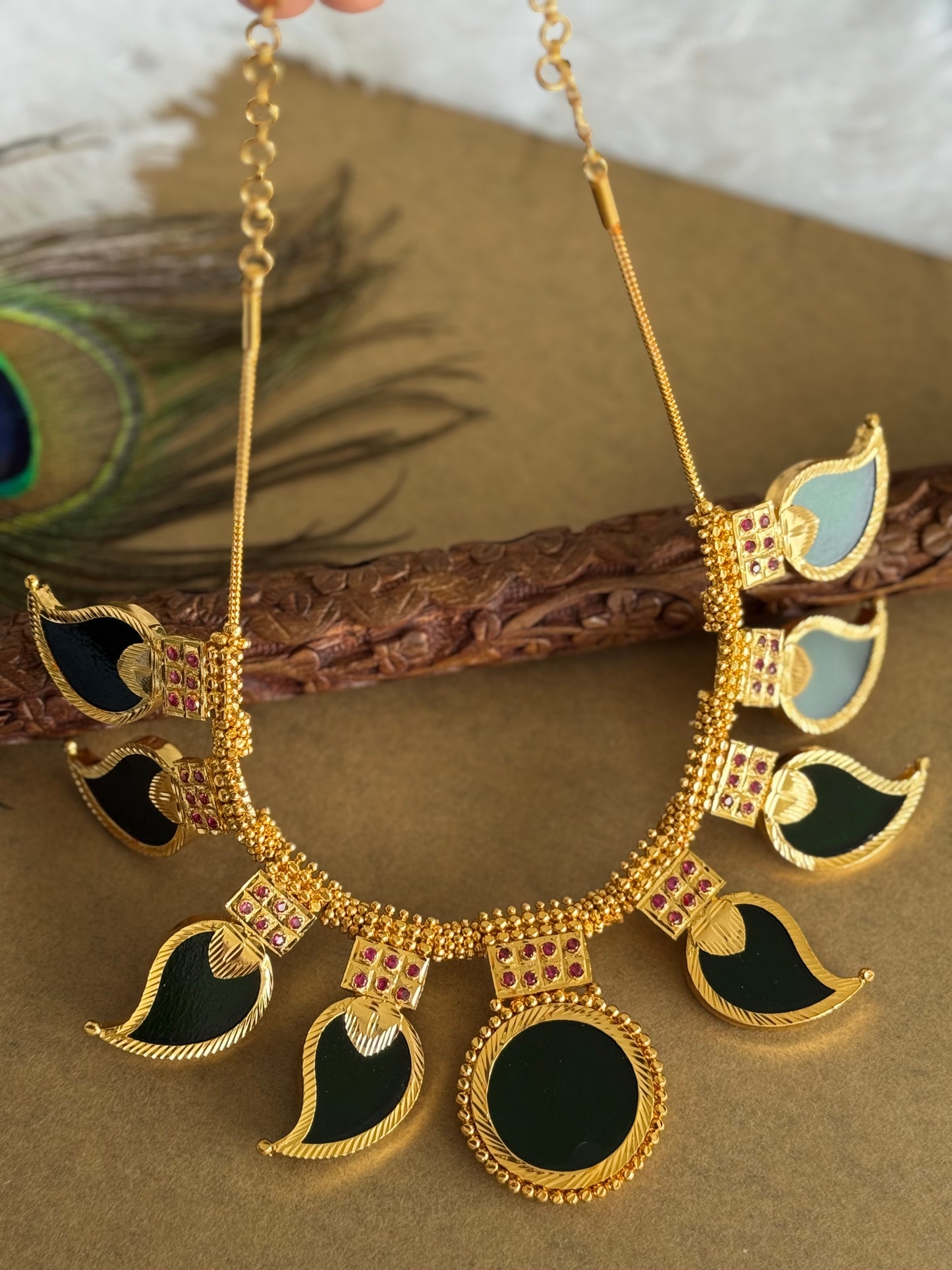 Gold tone green-pink kerala style round mango big necklace dj-51718