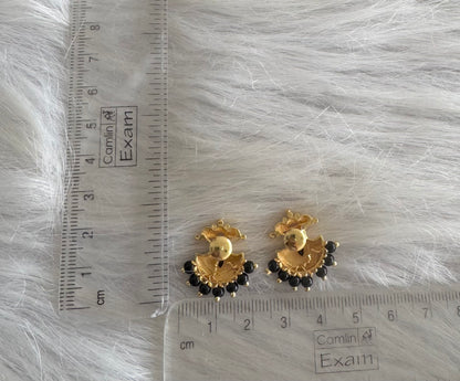 Gold tone black beaded stud/earrings dj-51262