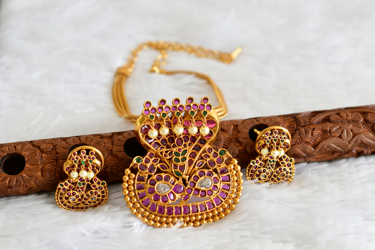Matte finish kemp-green pearl Kalinga Narthana Krishna pendant necklace set dj-51818