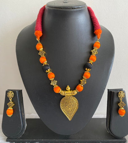 Antique gold tone orange-black silk thread beaded necklace Set dj-52922
