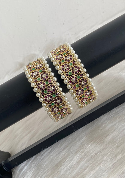 Gold tone precious kemp-green-white pearl screw bangles(2.6) dj-54679