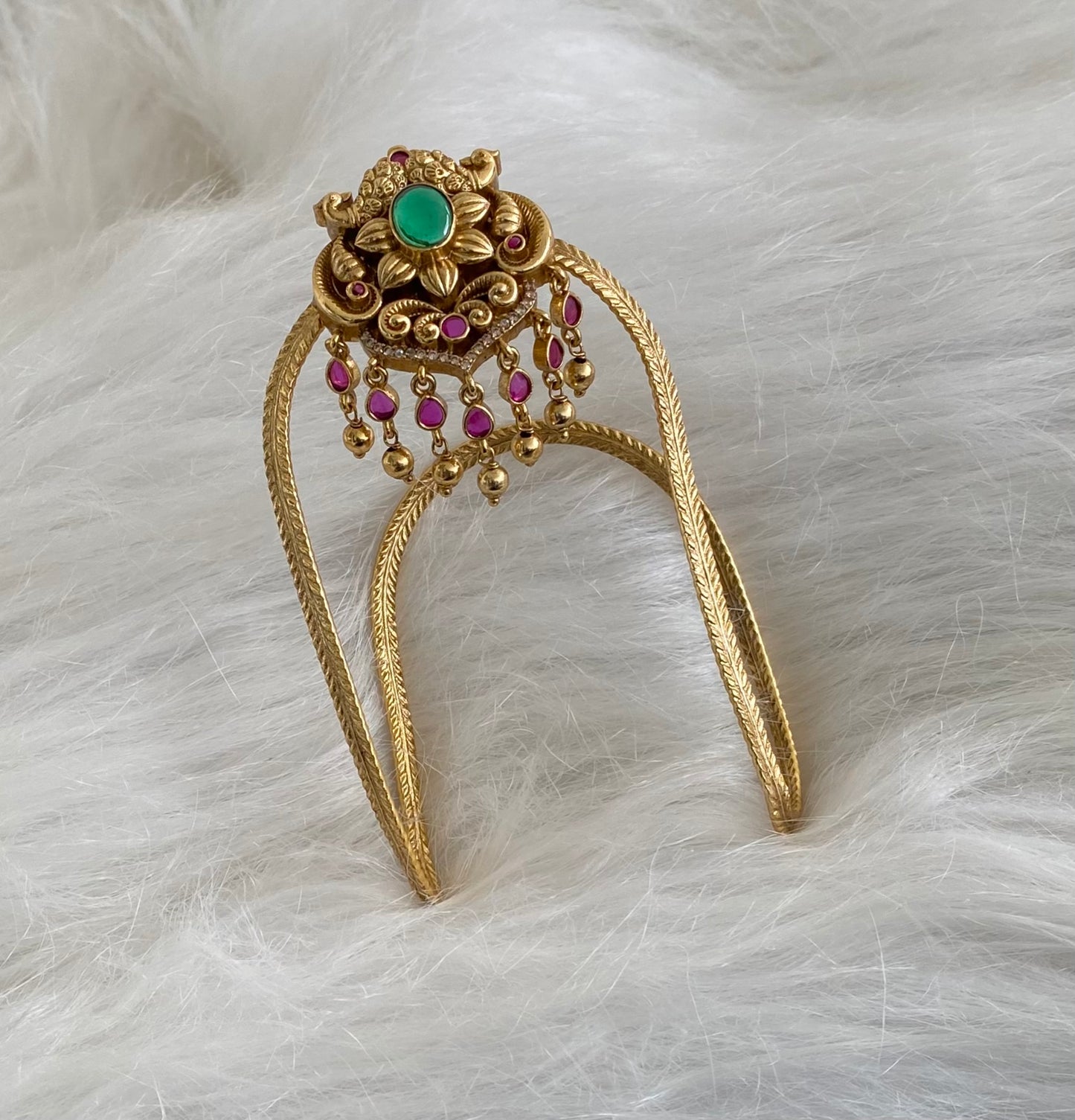 Antique gold tone kemp-green-white stone peacock vanki/bajuband dj-54482