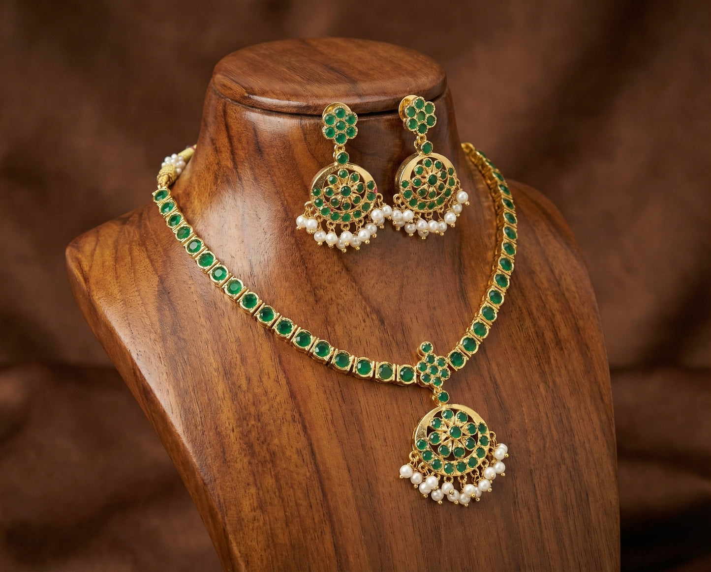 Gold Tone Emerald South Indian Style Necklace/attigai Set dj-18309