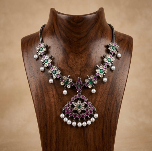 Black finish precious kemp-green-white pearl necklace dj-53243