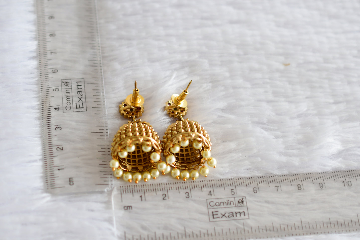 Antique gold tone kemp-green-white flower pearl jhumkka dj-51857