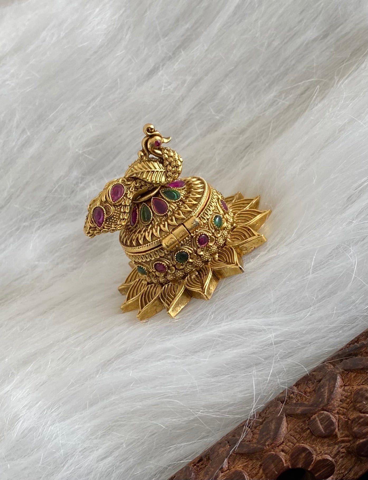 Antique gold tone kemp-green peacock kumkum box dj-54453