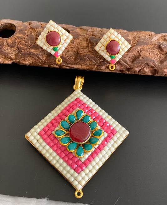 Gold tone pacchi pendant set dj-52956