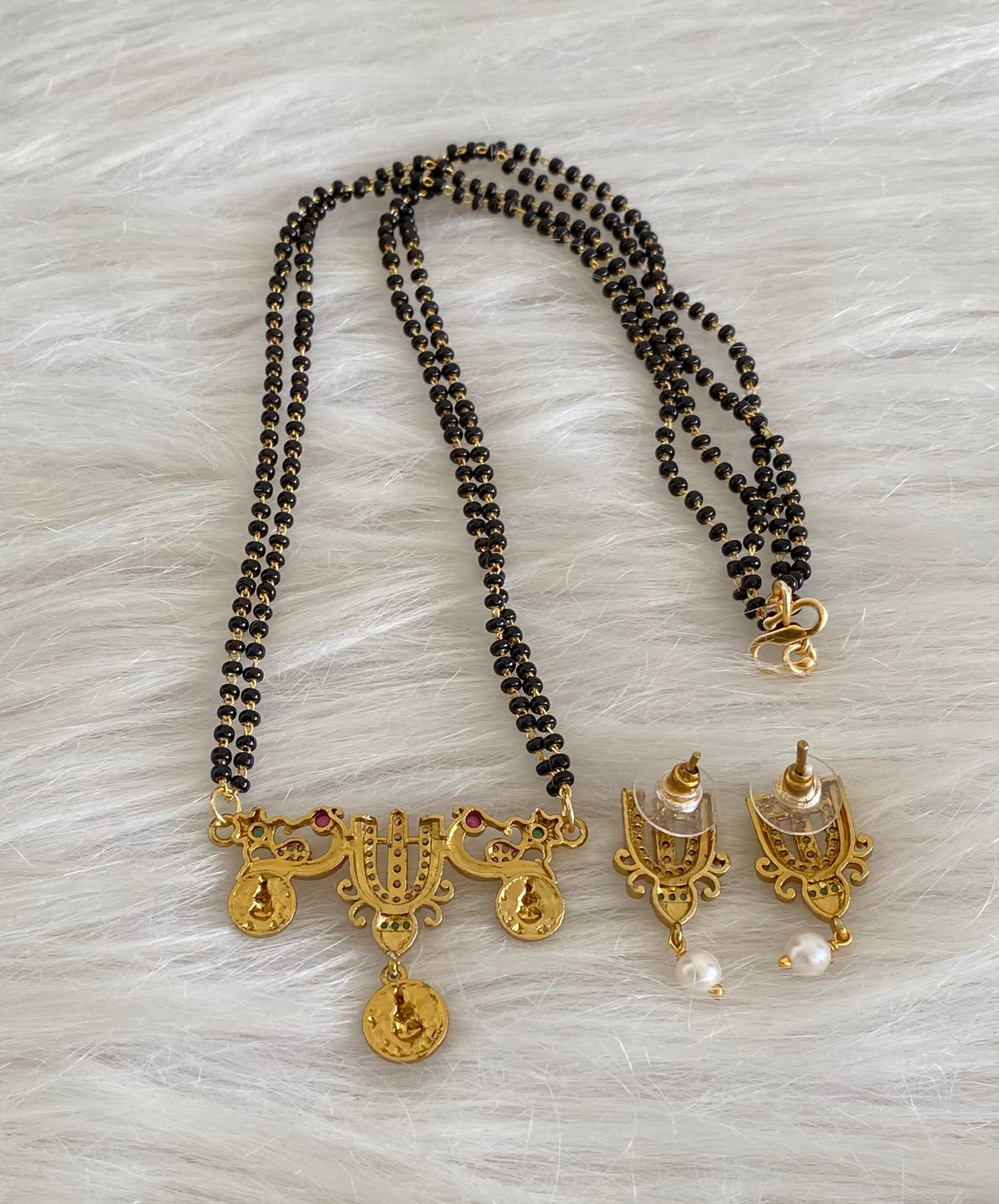 Antique gold tone 18 inches karamani chain thirumal nama-peacock-lakshmi pendant set dj-55010