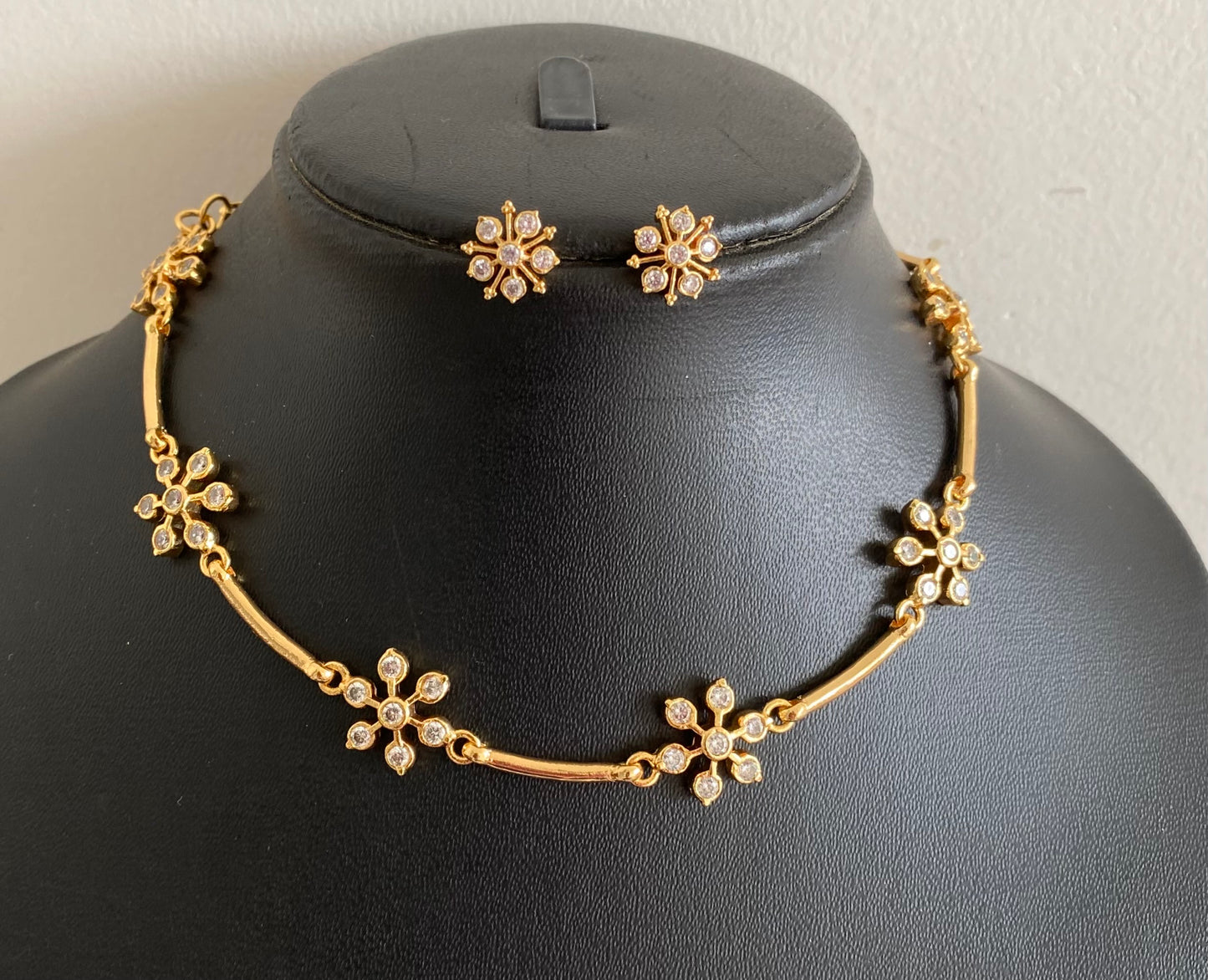 Gold tone white stone flower necklace set dj-53919
