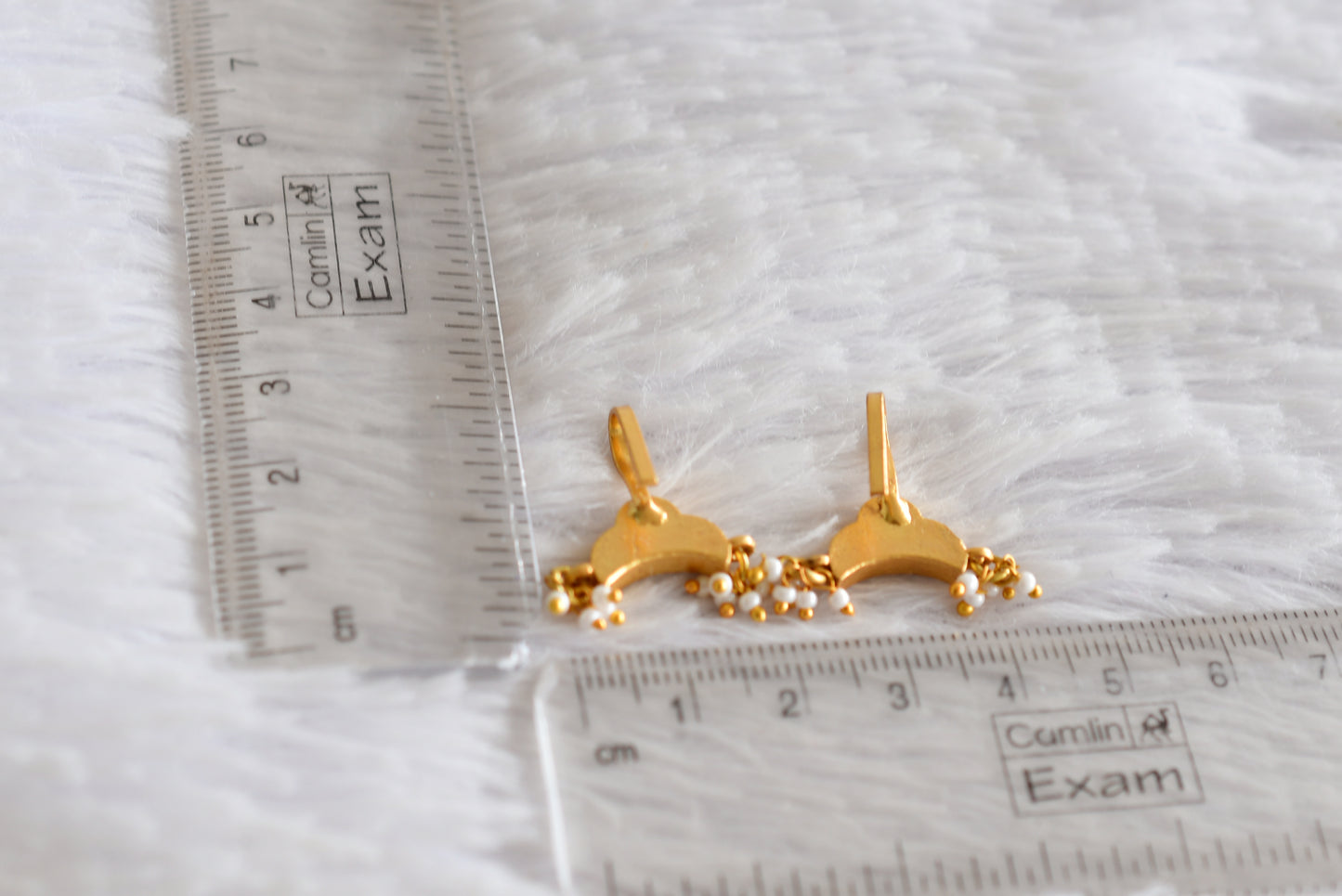 Gold tone pink-white kundan jadau bugadi earrings dj-52491