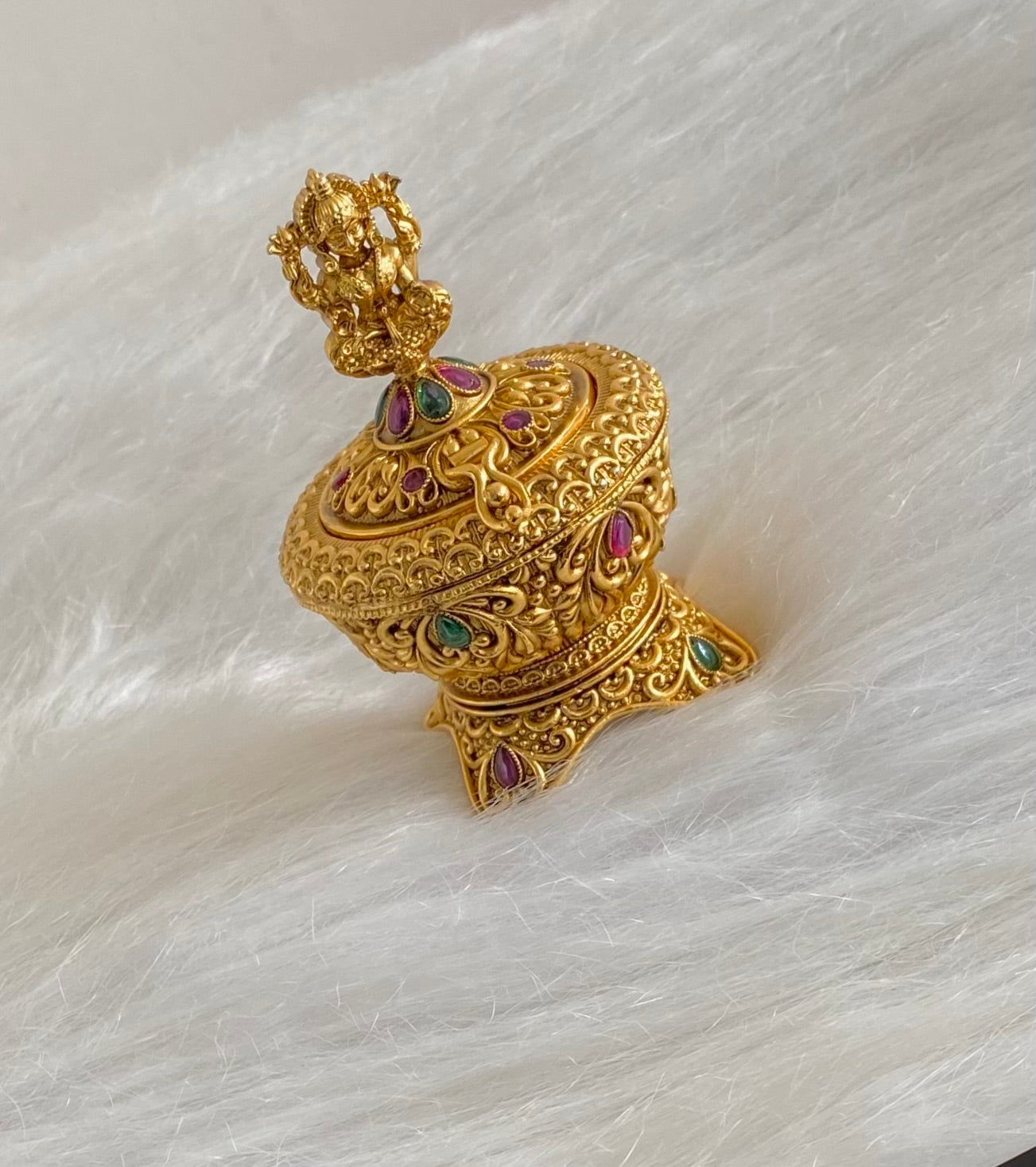 Antique gold tone kemp-green lakshmi kumkum box dj-54452