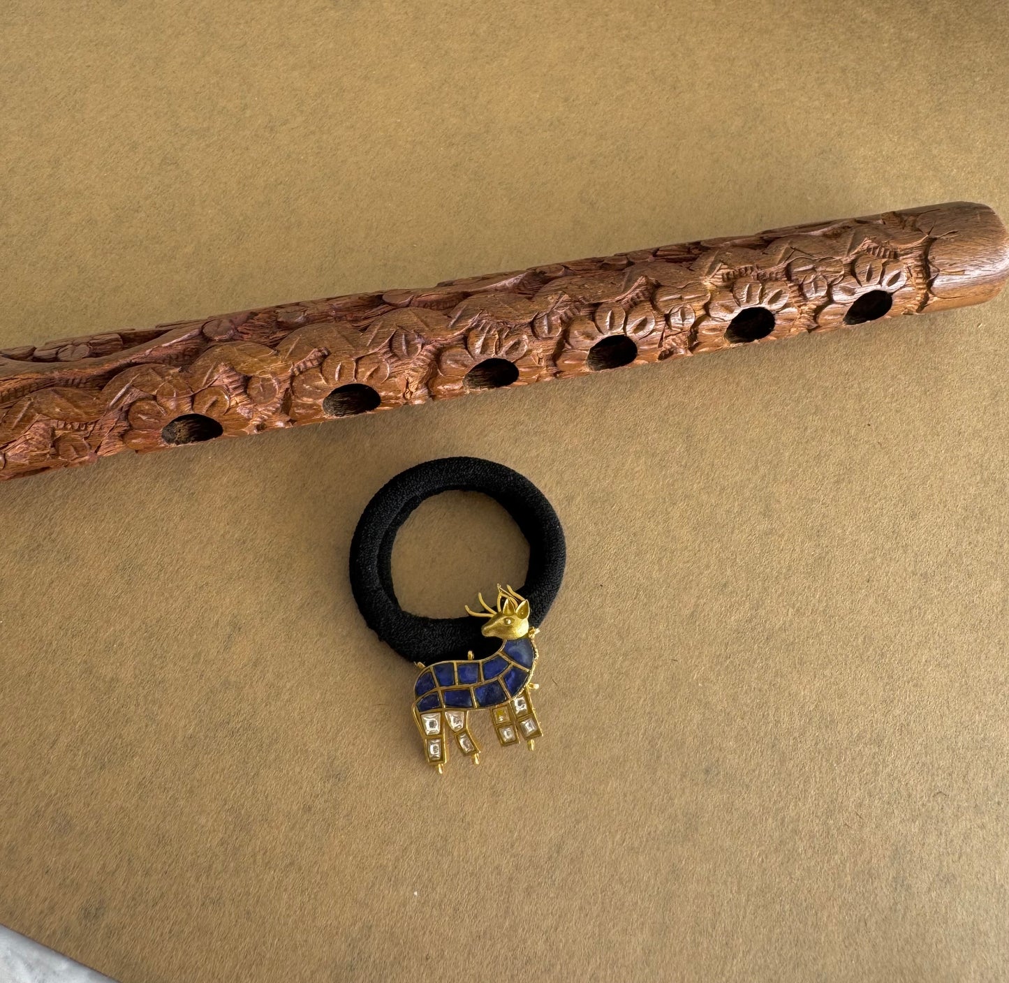 Matte finish blue-white kundan jadau deer hair band dj-51518