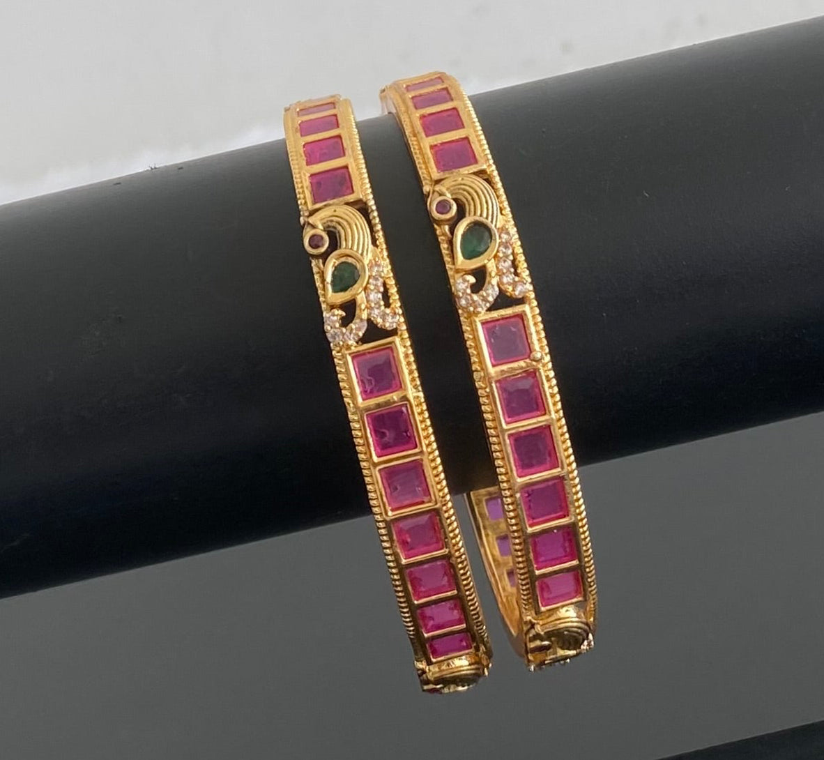 Antique gold tone kemp-green-white stone peacock bangles(2.6) dj-53432