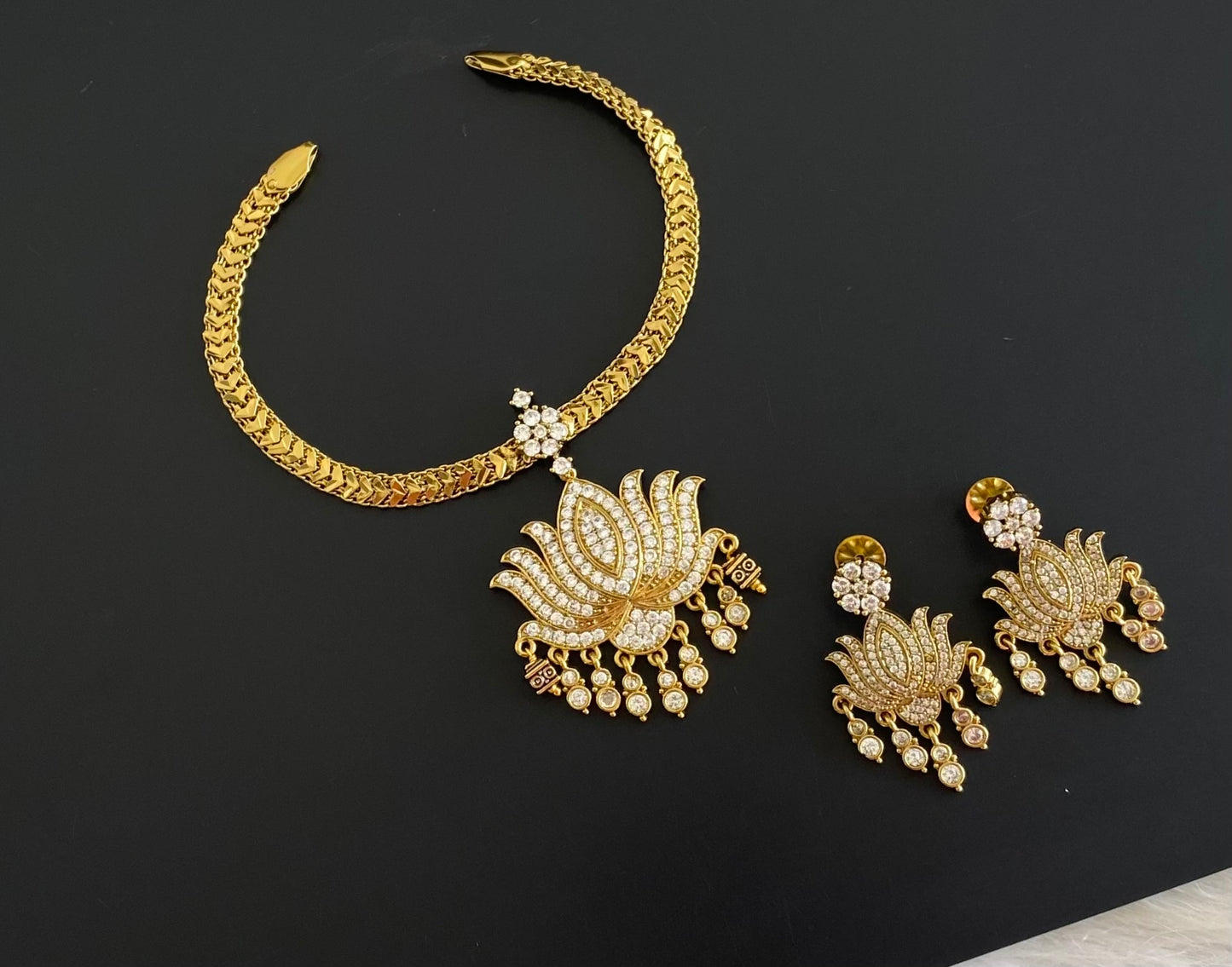 Dark antique finish white stone lotus necklace set dj-54640