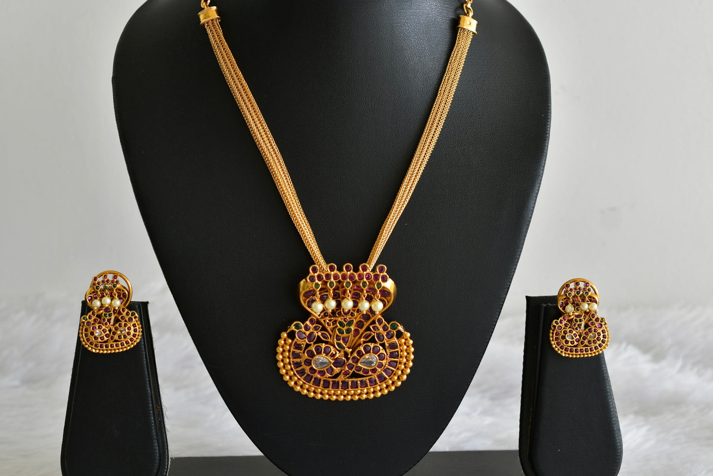 Matte finish kemp-green pearl Kalinga Narthana Krishna pendant necklace set dj-51818