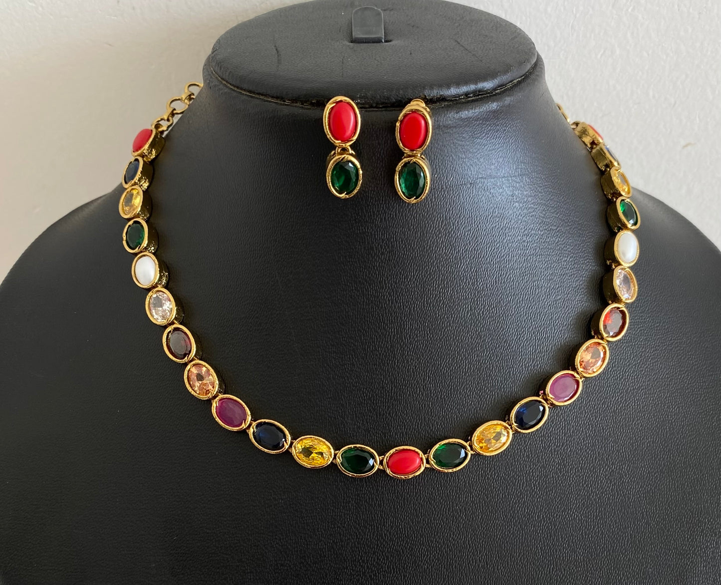 Antique gold tone navarathna oval stone necklace set dj-54080