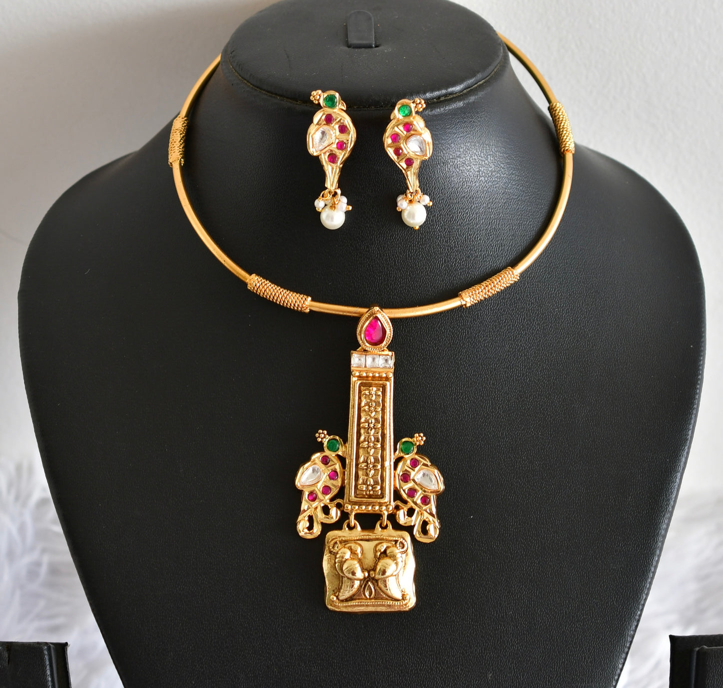 Antique gold tone pink-green peacock jadau hasli necklace set dj-51834