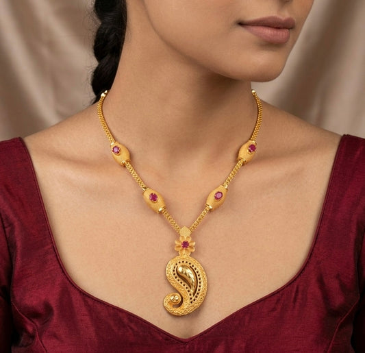 Matte gold tone ruby mango flower necklace dj-48313