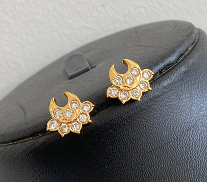 Gold tone AD white stone stud/earrings dj-53869
