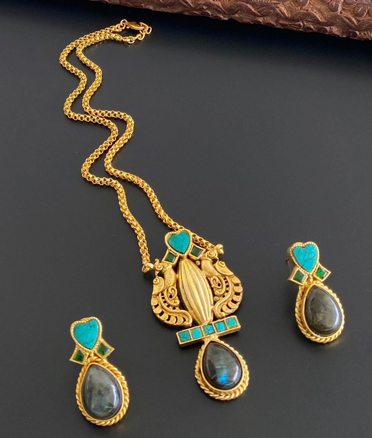 Antique gold tone peacock natural stone turquoise jadau necklace set dj-54194