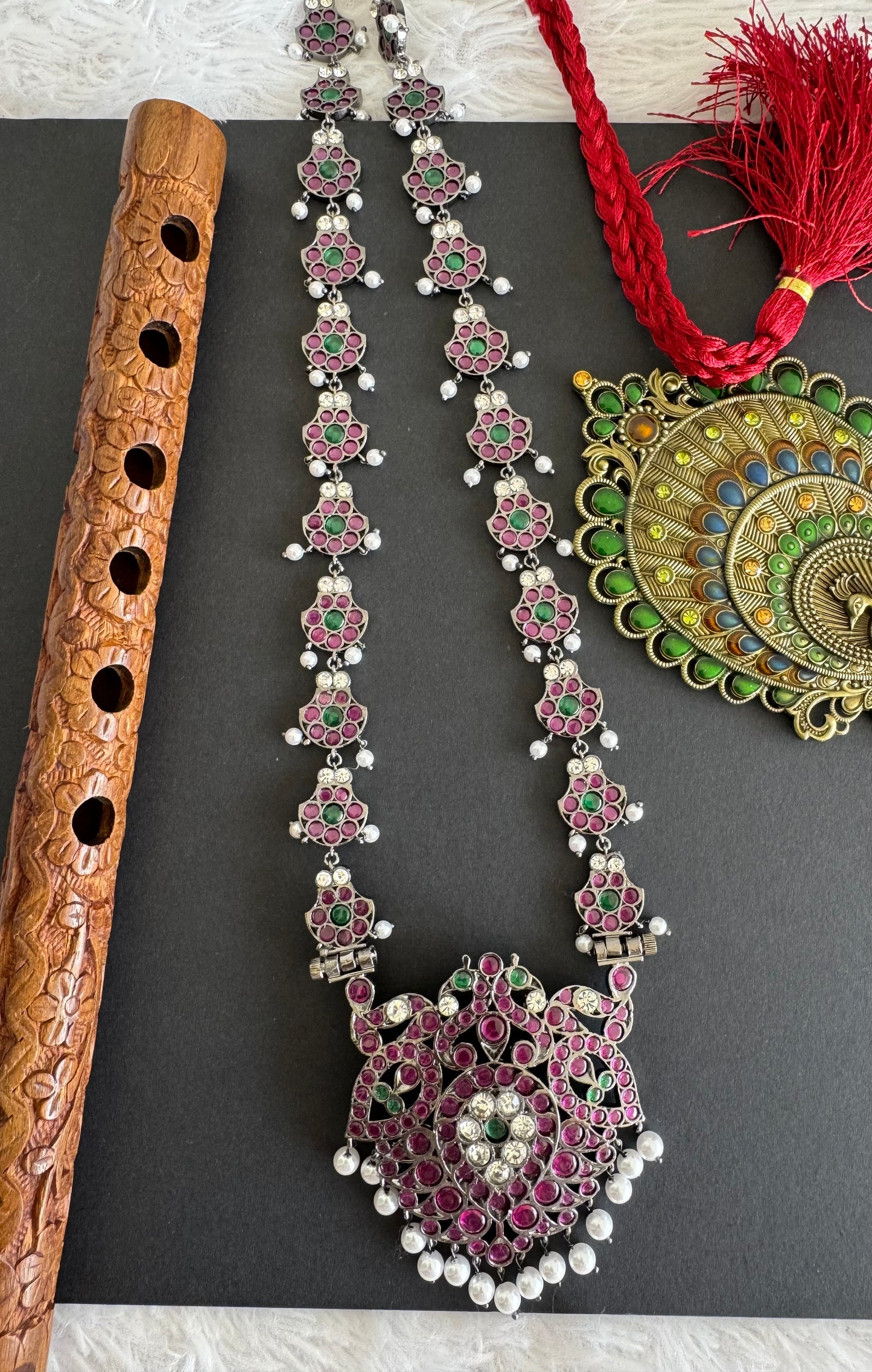 Black finish AD precious kemp pearl peacock haar Dj-52302