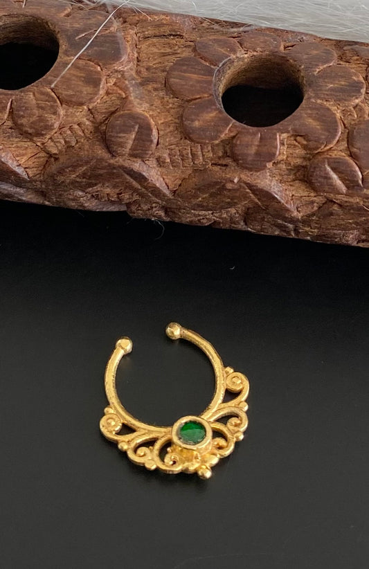Gold tone green stone nose pin/bulakku dj-53783