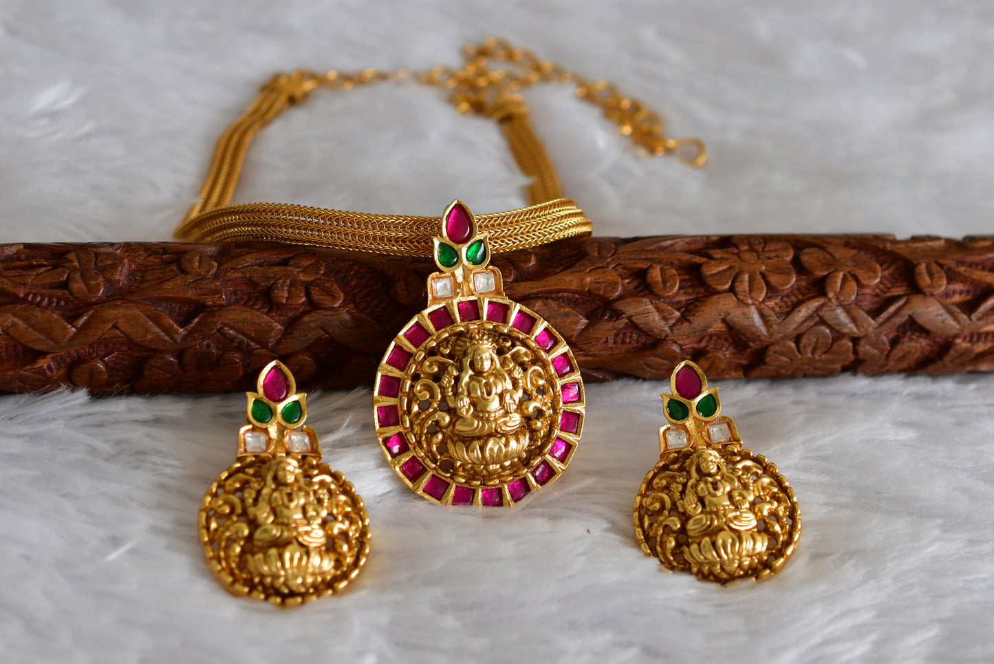 Matte finish pink-green jadau Lakshmi pendant necklace set dj-51821