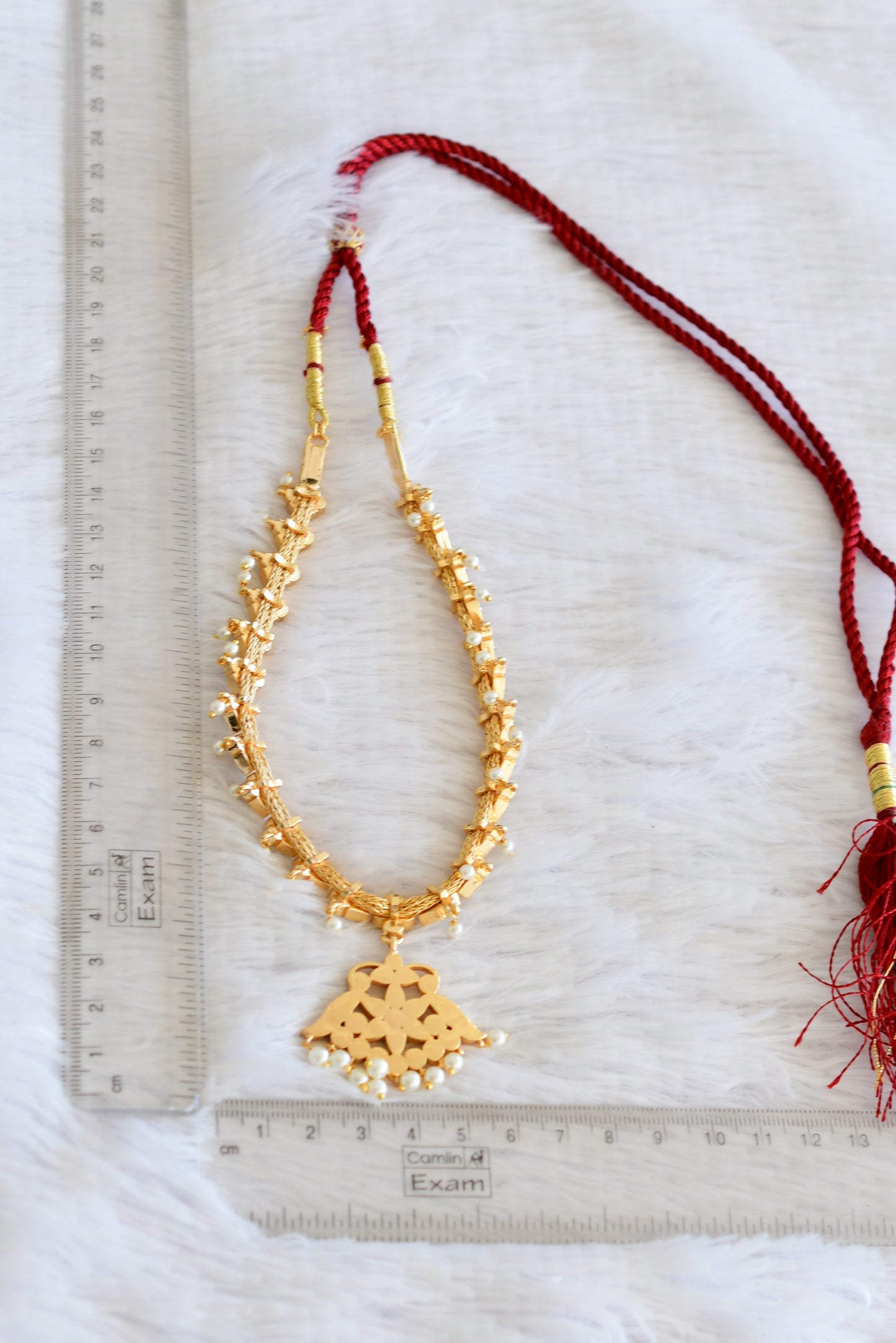 Gold tone precious kemp kemp-green-white floral necklace dj-52517