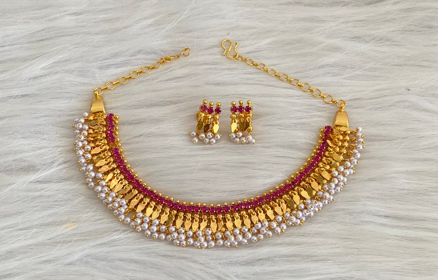 Gold tone kerala style elakka pink stone pearl choker necklace set dj-54104