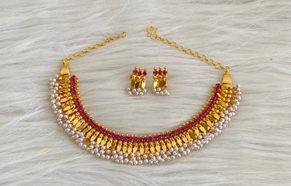 Gold tone kerala style elakka pink stone pearl choker necklace set dj-54104
