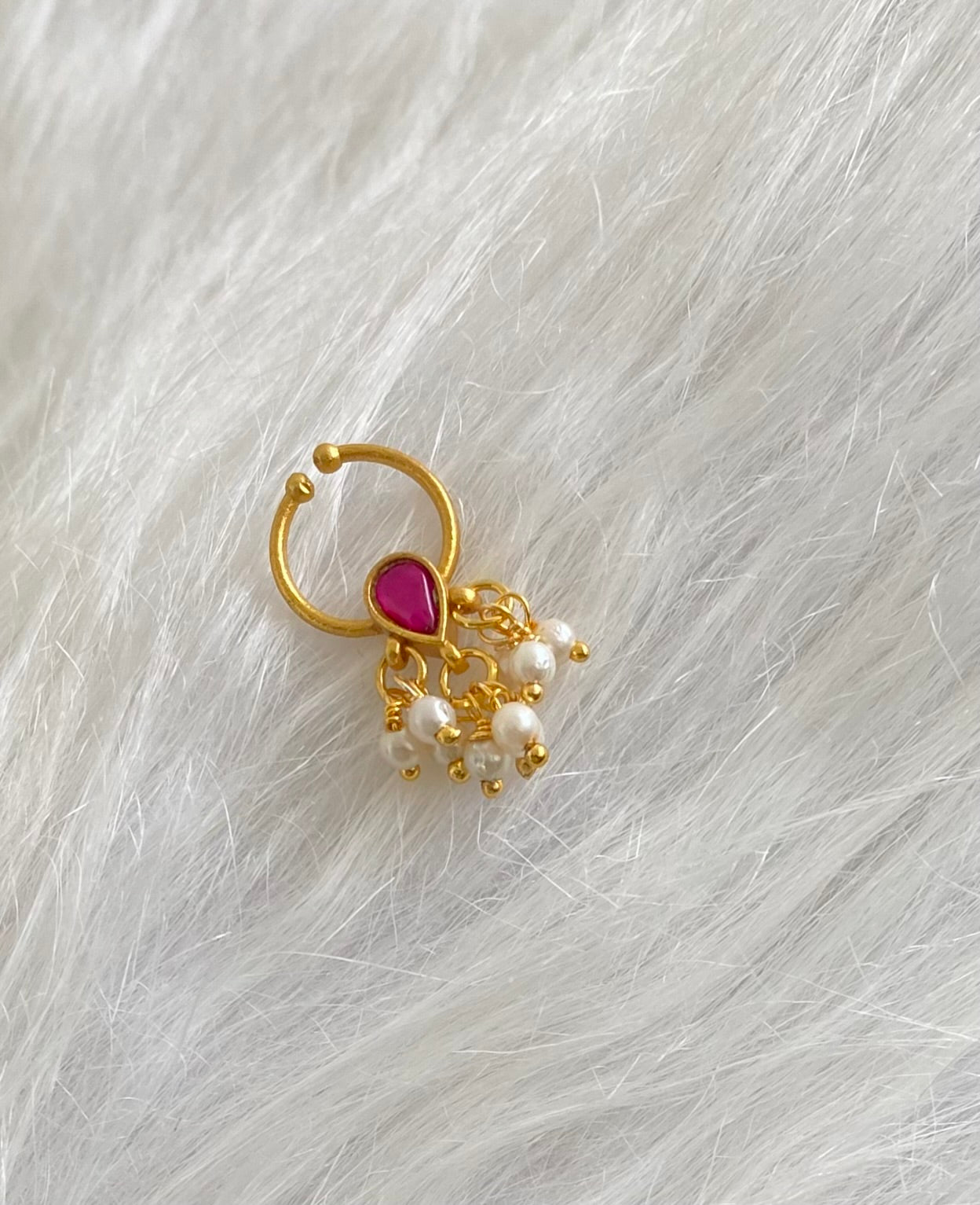 Gold tone pink stone pearl nose pin/bulakku dj-53820