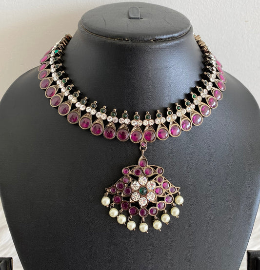 Black finish precious kemp-green-white pearl flower necklace dj-53951
