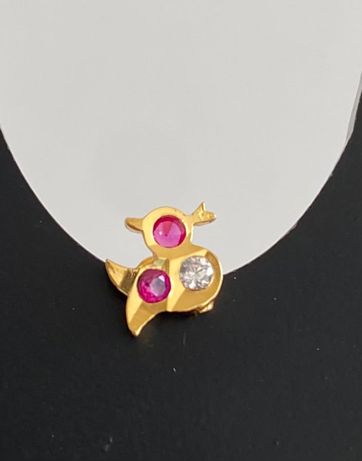 Gold tone pink-white stone small swan nose pin dj-53734