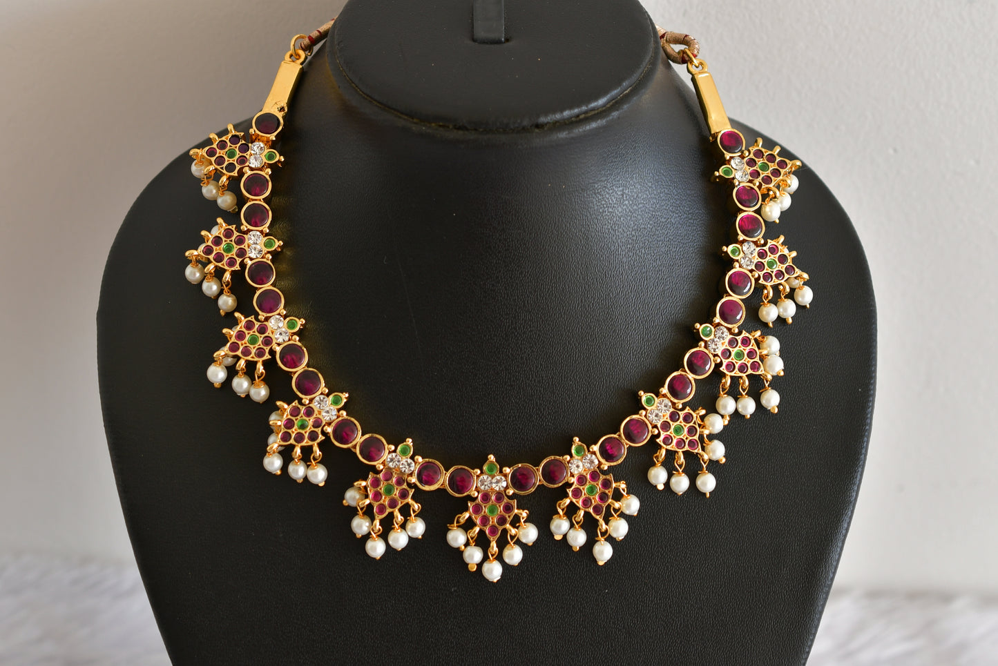 Gold tone precious kemp-green-white pearl necklace dj-52257