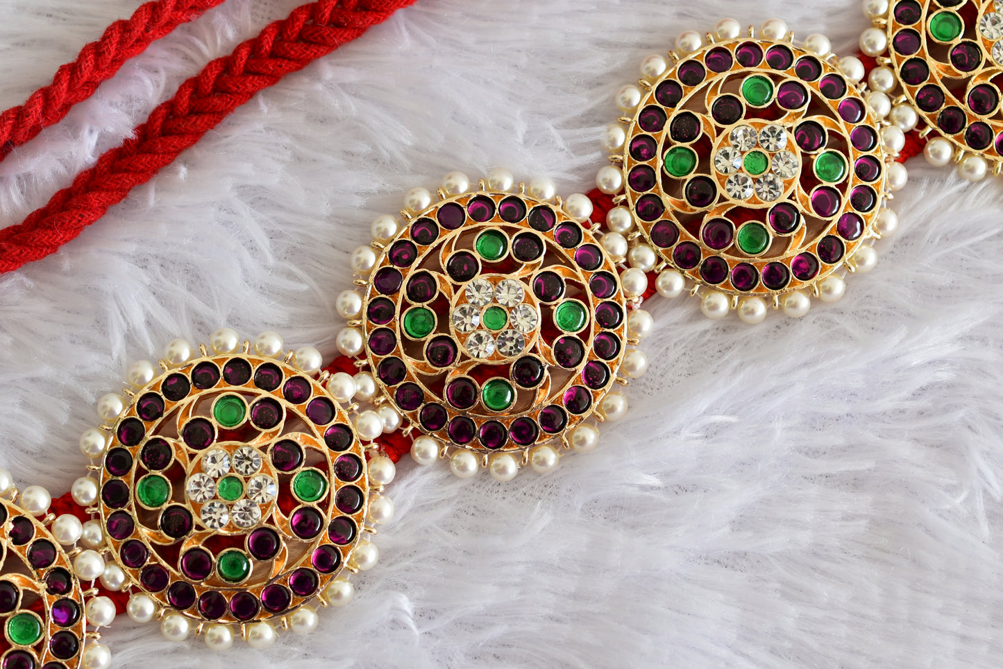 Gold tone precious kemp-green-white pearl round waist band dj-52271