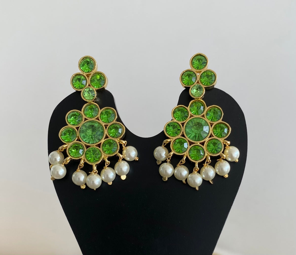 Gold tone AD parrot green stone pearl flower earrings dj-55137