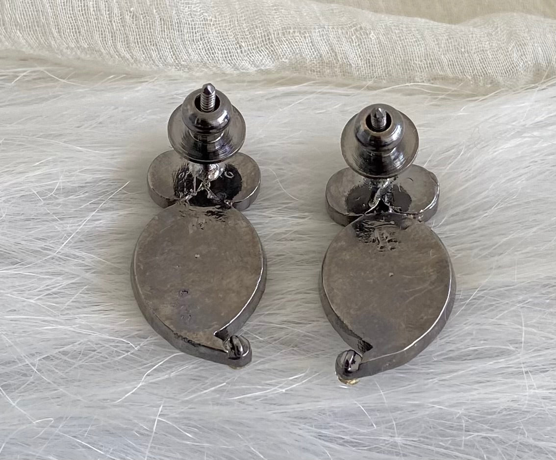 Black finish precious kemp-green-white mango stud/earrings dj-53943