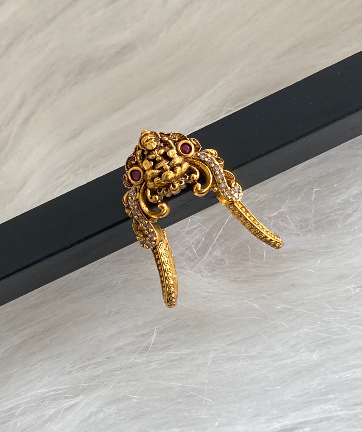 Matte finish white-pink peacock lakshmi vanki style finger ring dj-54331