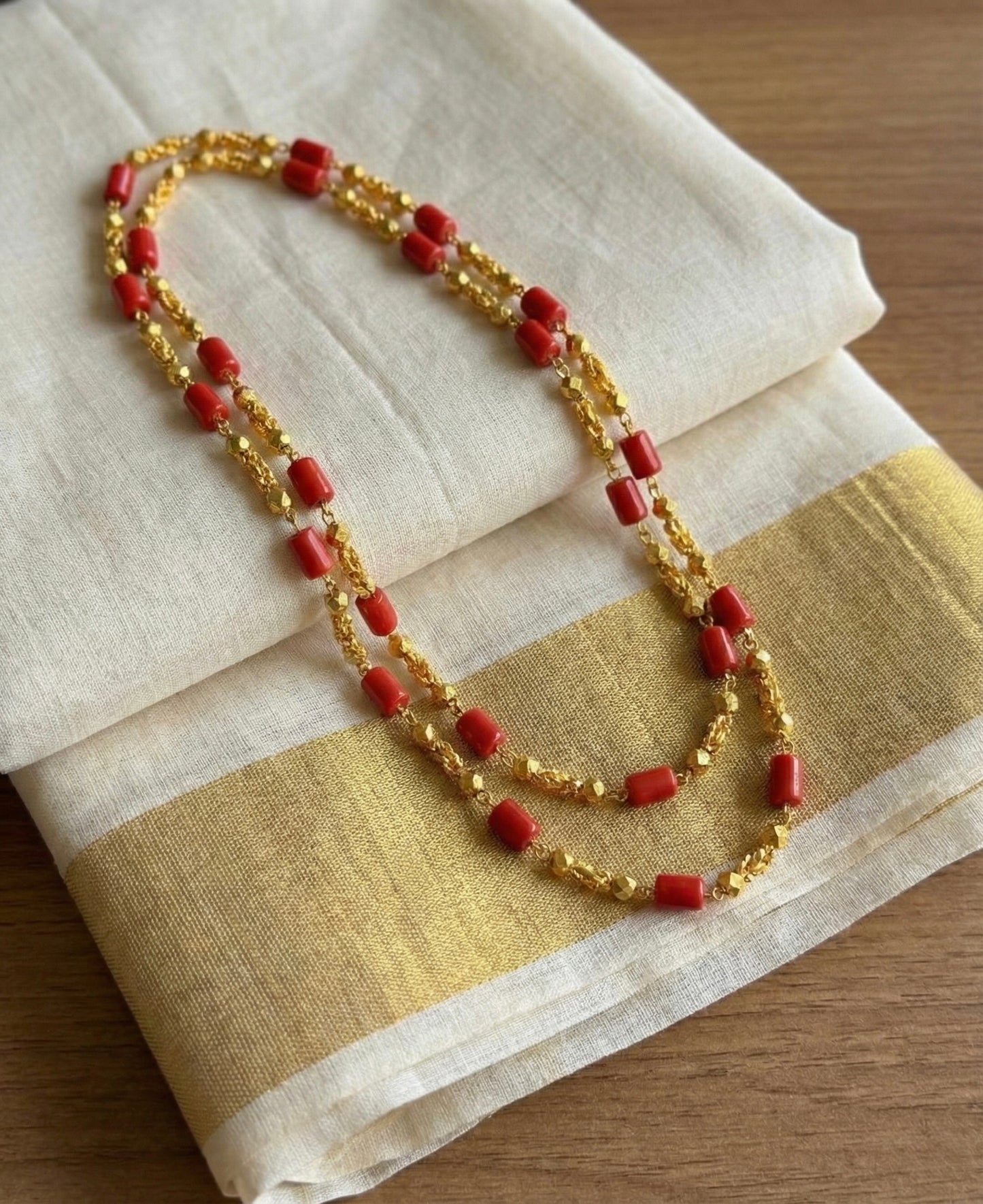 Gold tone Coral Beaded Chain DJ21267