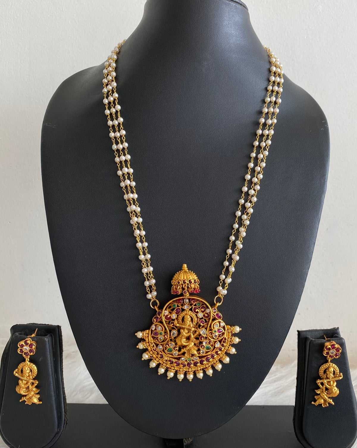 Matte finish real kemp-green krishna pendant pearl necklace set dj-55004