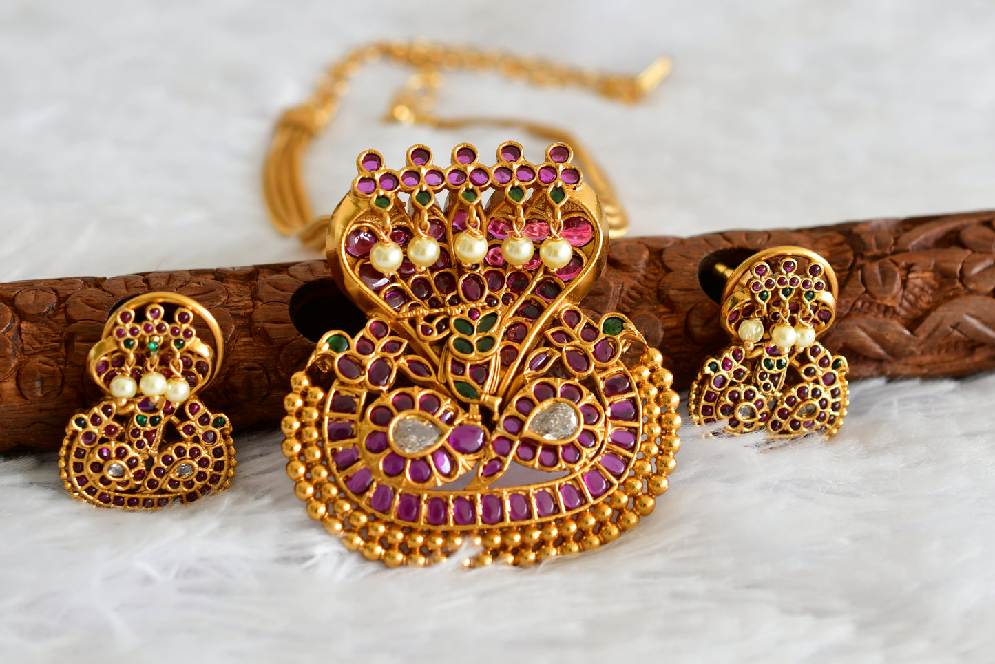 Matte finish kemp-green pearl Kalinga Narthana Krishna pendant necklace set dj-51818