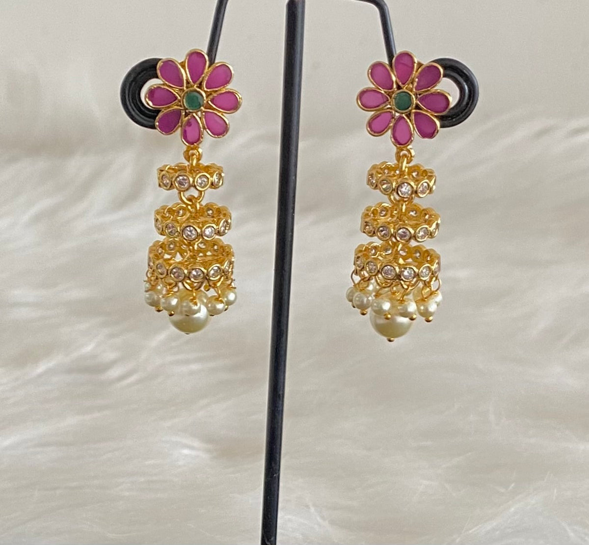 Antique gold tone kemp-green-white stone pearl step jhumkka dj-54630