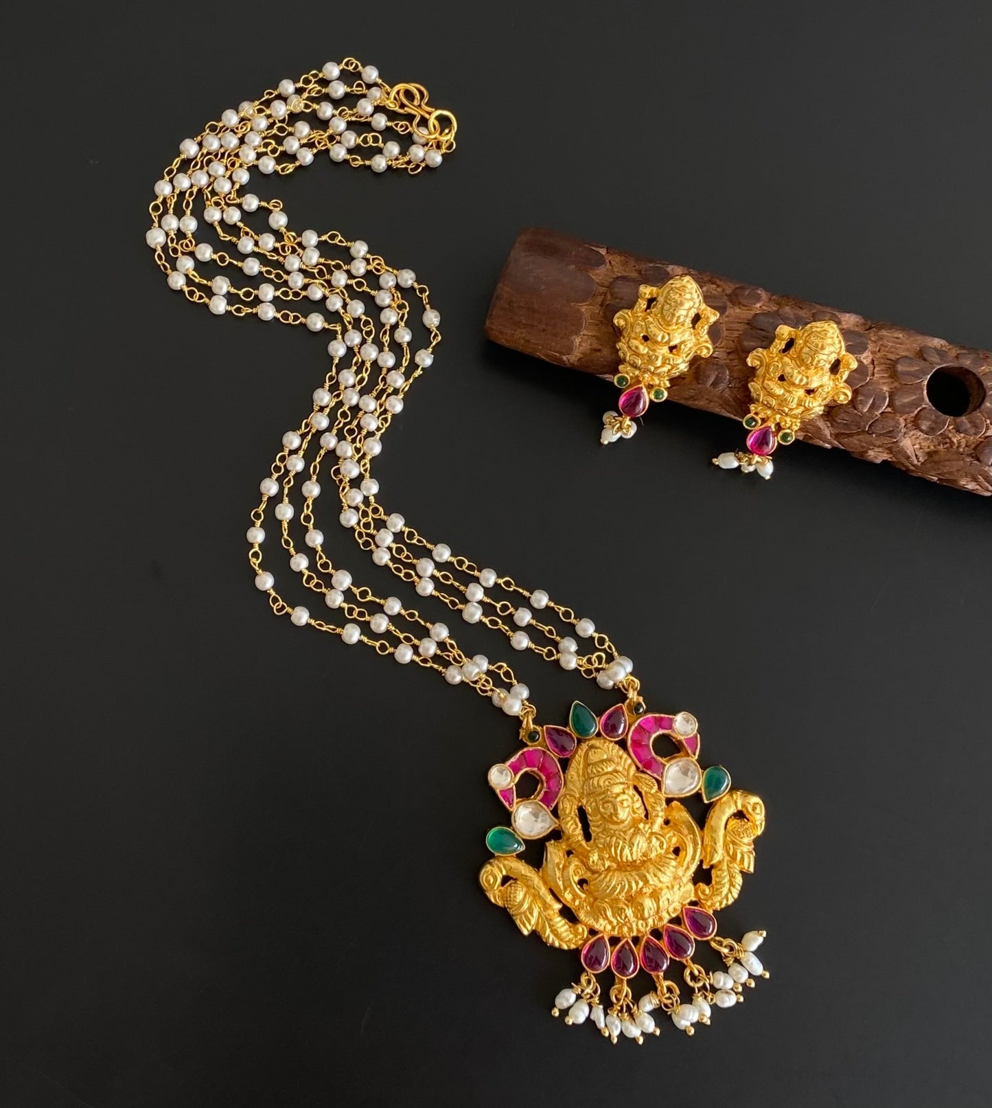Gold tone lakshmi peacock kundan jadau pearl necklace set dj-54488