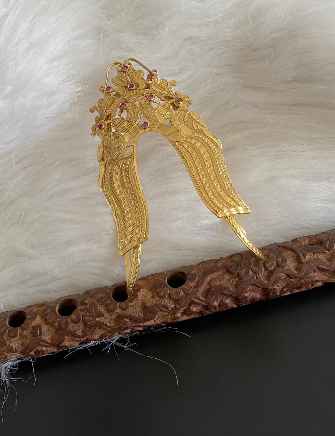 Antique gold tone kemp stone peacock vanki/bajuband dj-54476