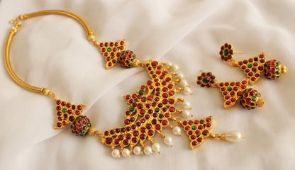 Gold tone kemp-green rudhra ball hasli necklace set DJ18137