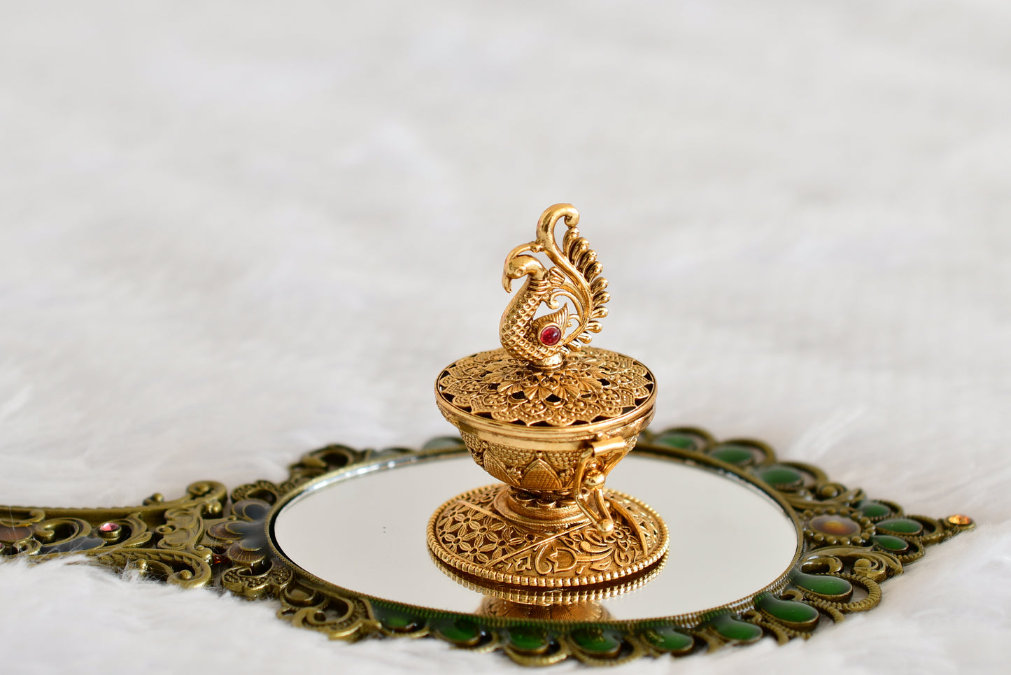 Antique gold tone kemp-green peacock kumkum box dj-52317