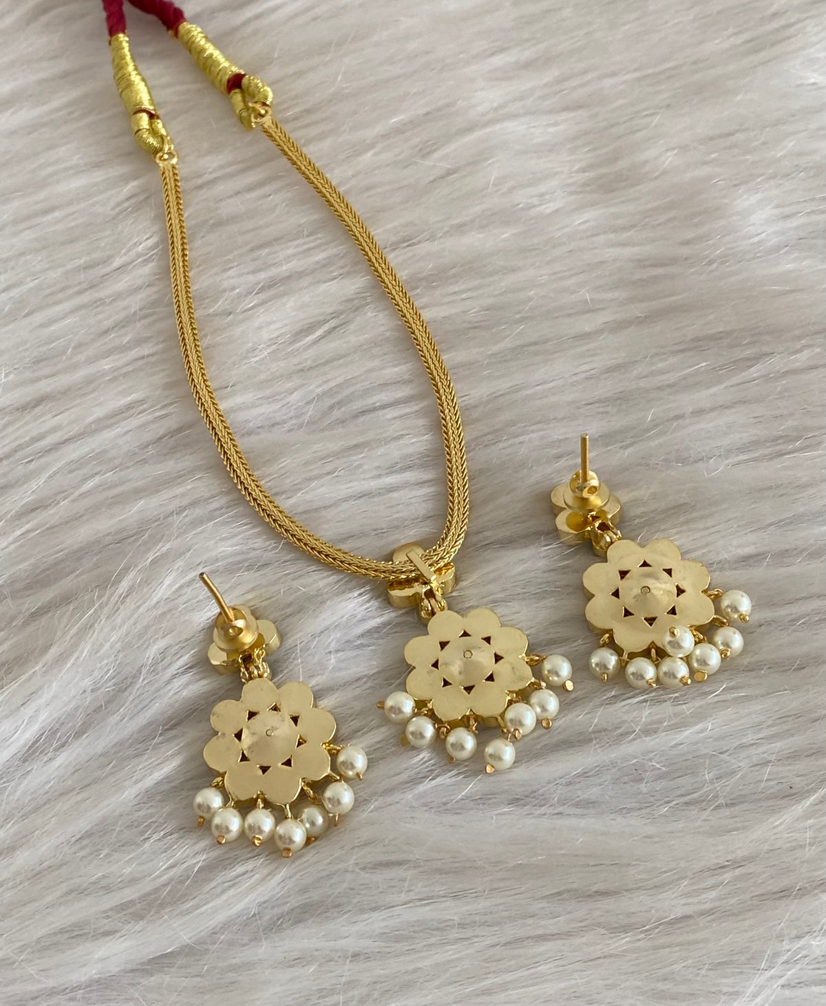 Gold tone AD cerulean blue stone pearl attigai flower necklace set dj-55140
