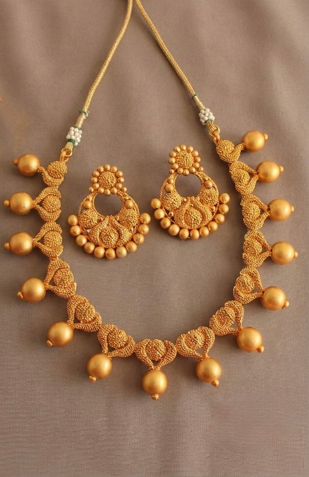 Matte Finish Necklace with bali earrings -dj07316